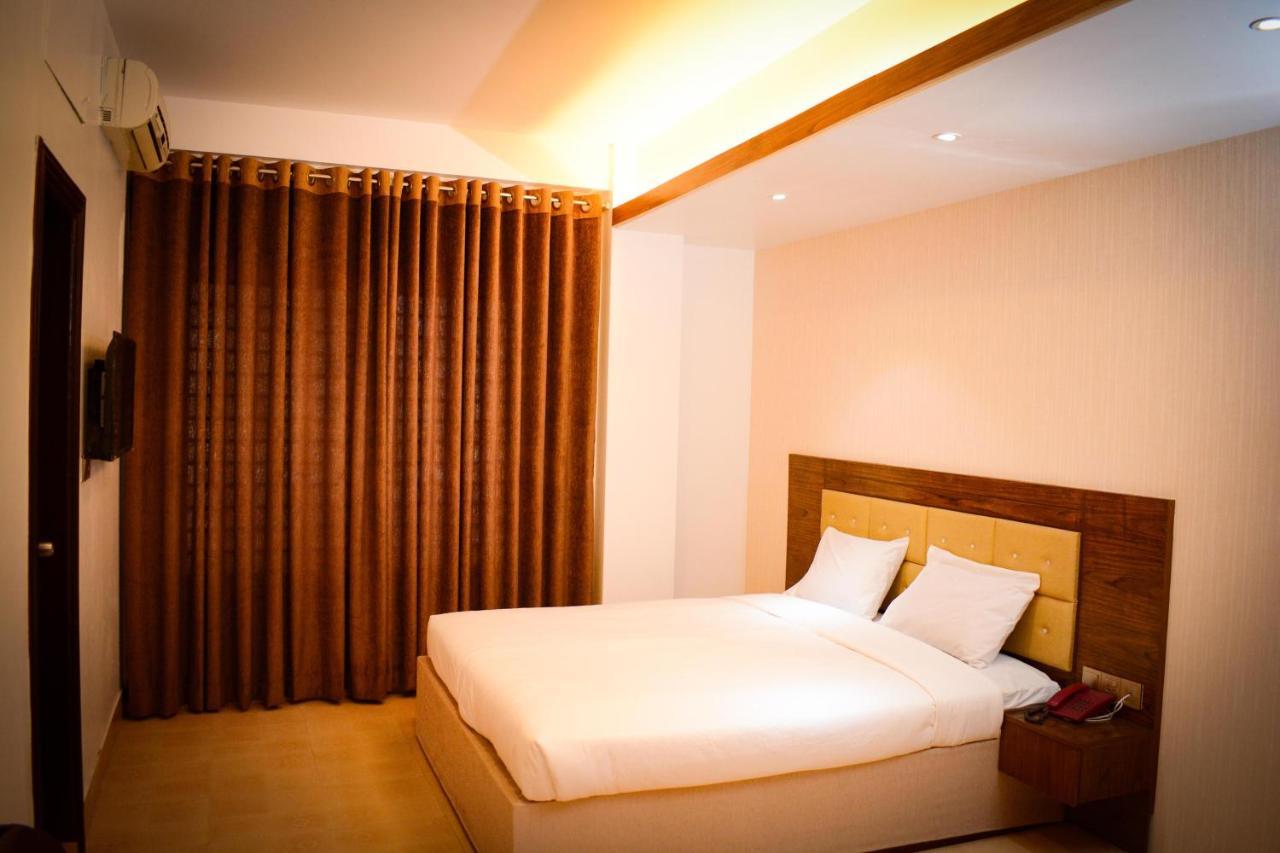 The Alina Hotel & Suites Chittagong Ngoại thất bức ảnh