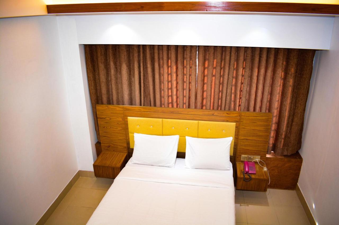 The Alina Hotel & Suites Chittagong Ngoại thất bức ảnh