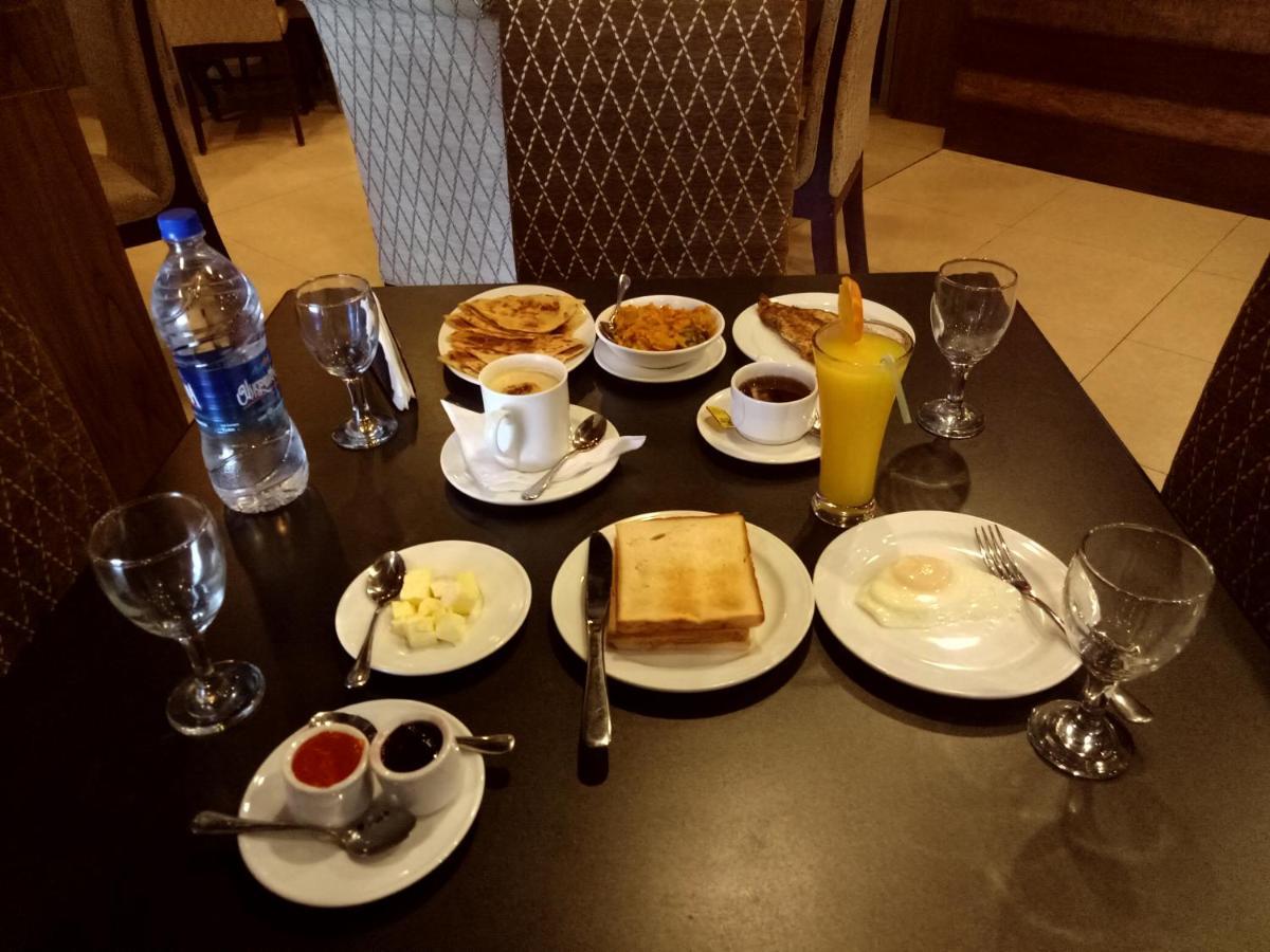 The Alina Hotel & Suites Chittagong Ngoại thất bức ảnh